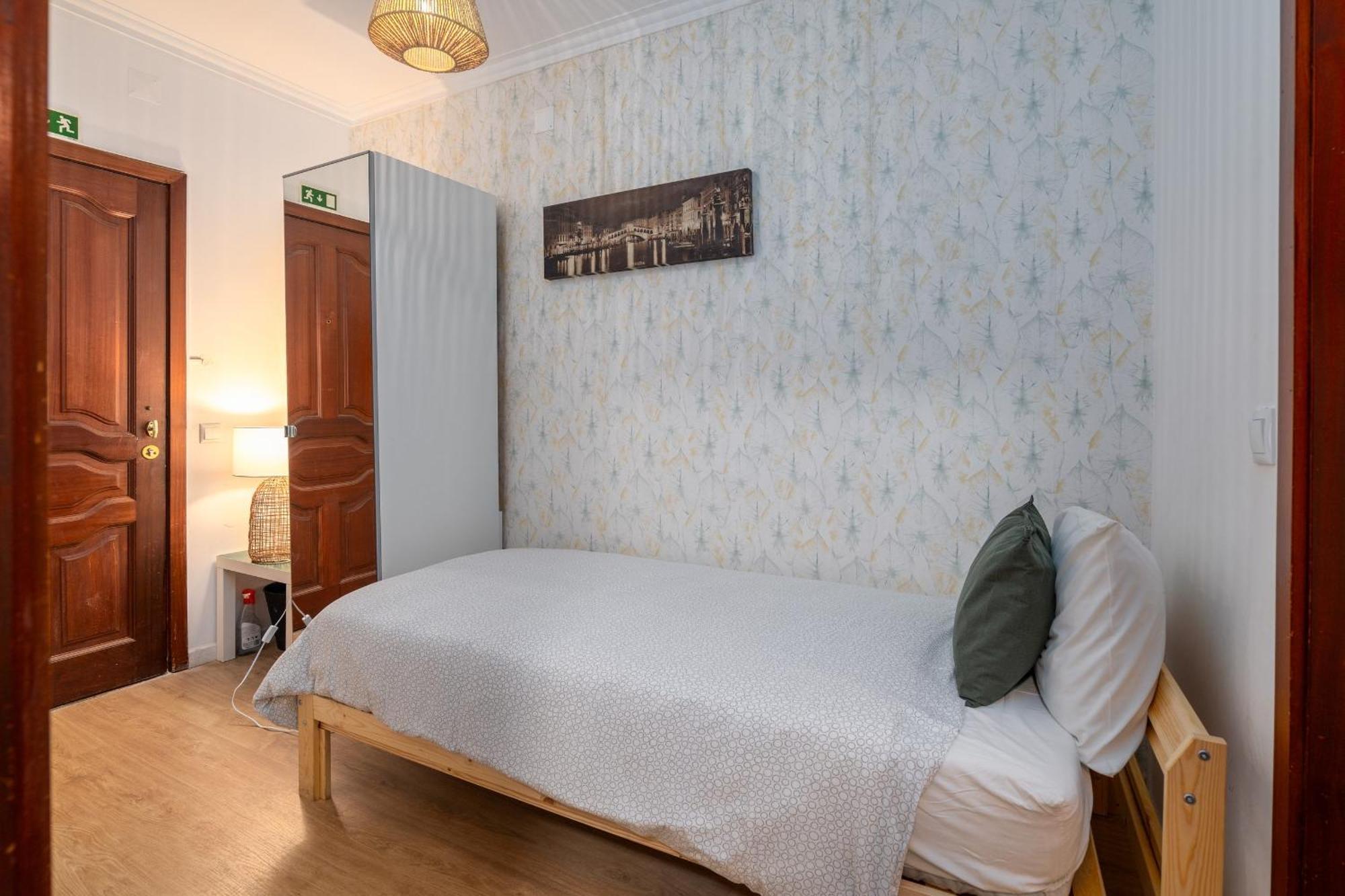 Ferienwohnung Renovated Feb25 Clerigos Cozy Balcony With Self Check In Porto Exterior foto