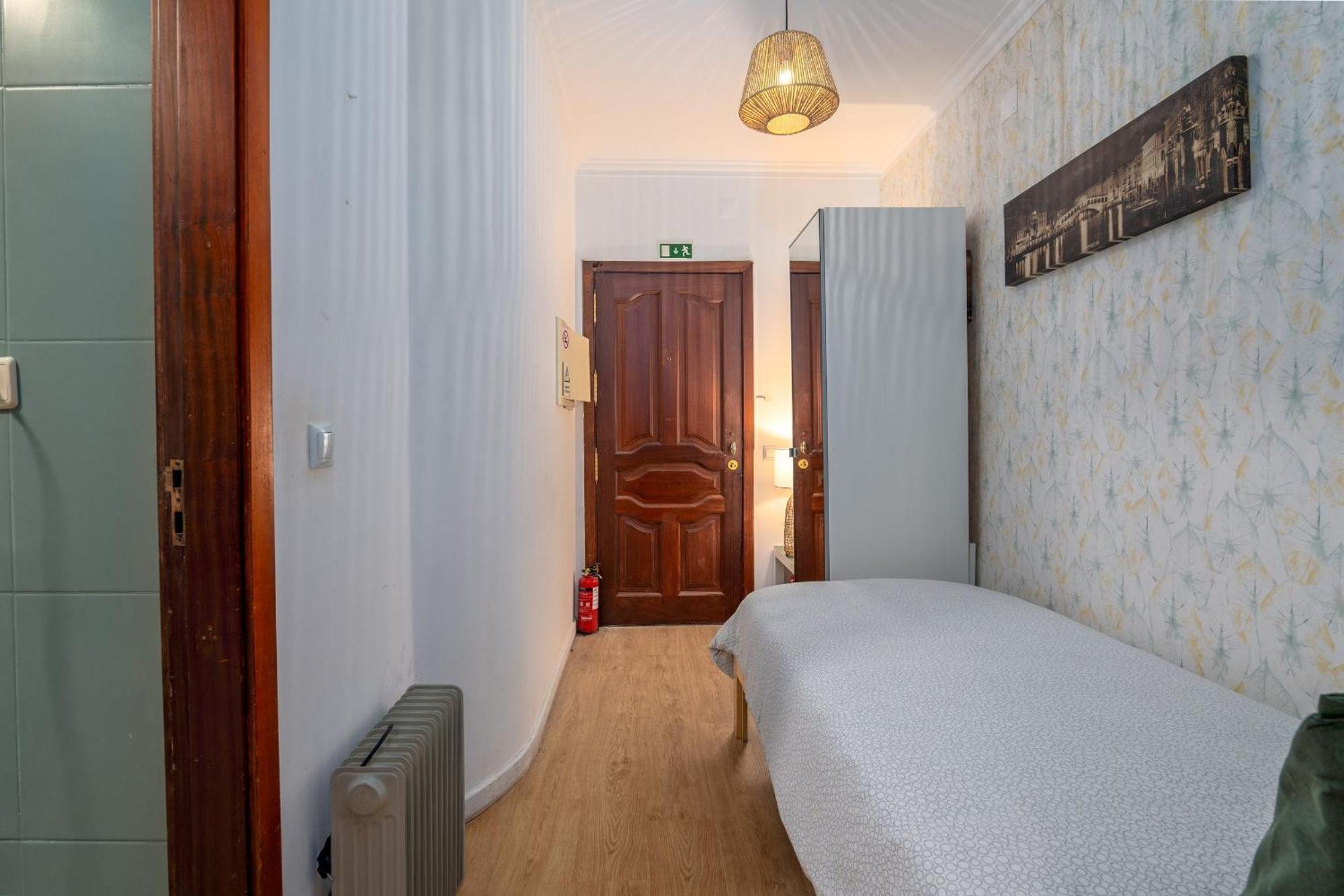 Ferienwohnung Renovated Feb25 Clerigos Cozy Balcony With Self Check In Porto Exterior foto