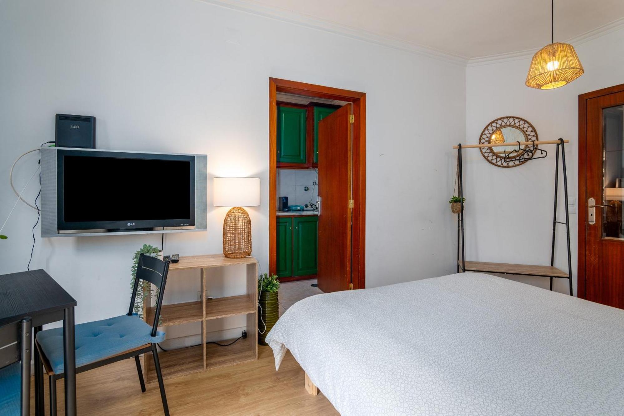 Ferienwohnung Renovated Feb25 Clerigos Cozy Balcony With Self Check In Porto Exterior foto